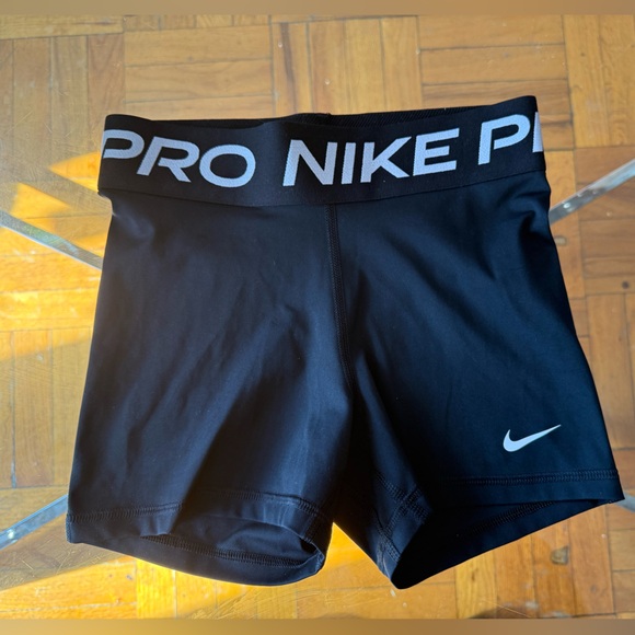 Nike Pants - Nike pro short for women